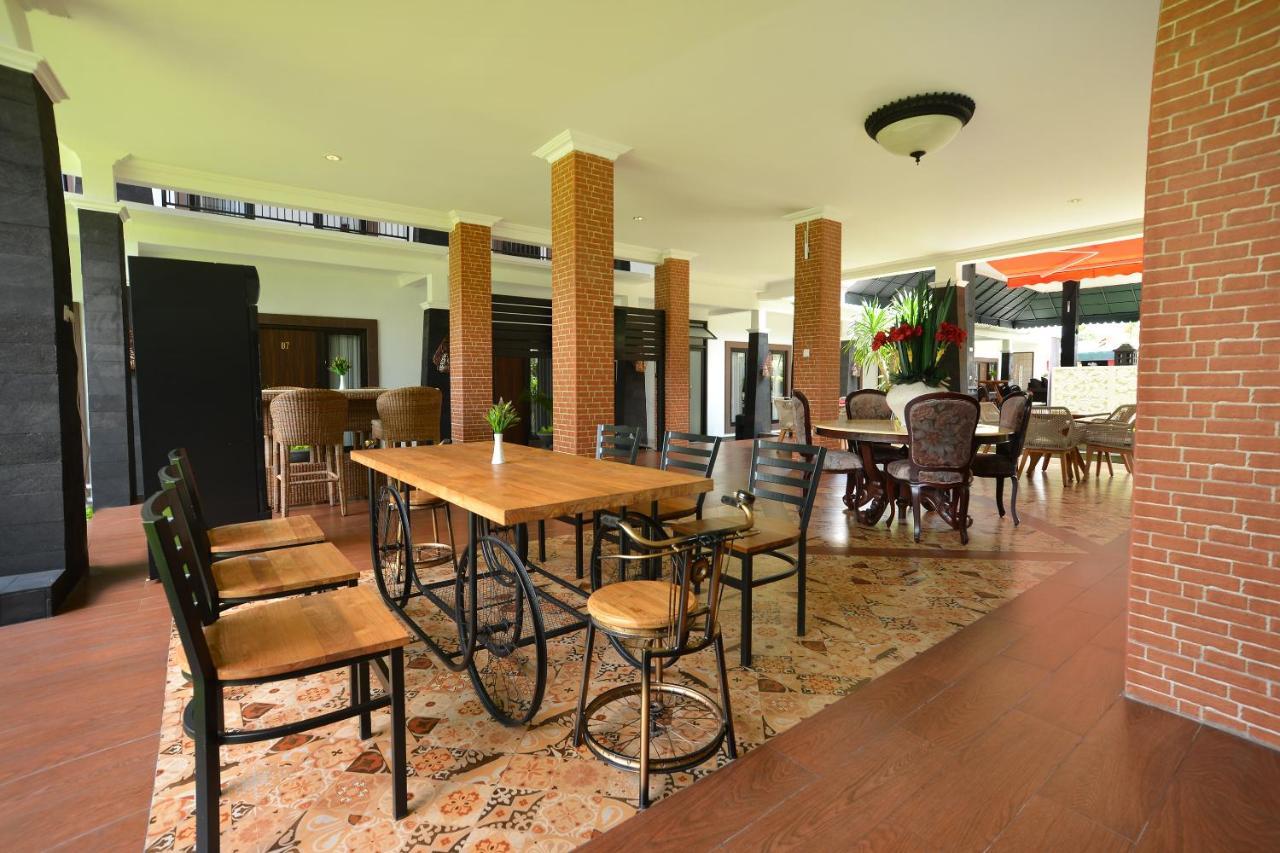 Hotel The Edwin Syariah 2*